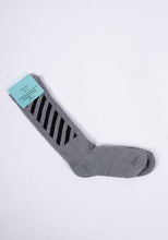 Lade das Bild in den Galerie-Viewer, Off White Unisex Socken | Stickerei &amp; Weiches Baumwollmaterial | Striped Socks
