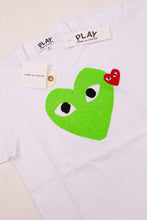 Lade das Bild in den Galerie-Viewer, COMME DES GARCONS PLAY Damen T-Shirt | Shirt mit Logostickerei |  P1T105 BIG Heart Logo T-Shirt
