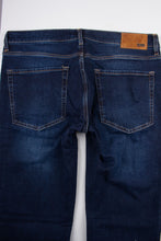 Lade das Bild in den Galerie-Viewer, Hugo Boss Herren Jeans Regular Fit | 50308934
