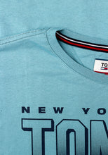 Lade das Bild in den Galerie-Viewer, Tommy Hilfiger Herren T-Shirt | New York City Tea
