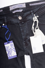 Lade das Bild in den Galerie-Viewer, Jacob Cohen Herren Jeans | Designer Style ID: 00979W3-5101 / Black | Stretch Denim Jeans
